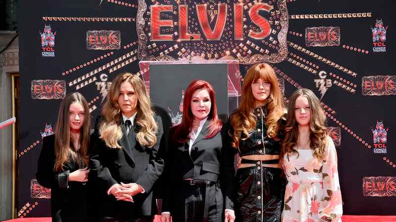 Harper, Lisa Marie Presley, Priscilla Presley, Riley Keough e Finley — Foto: Getty Images